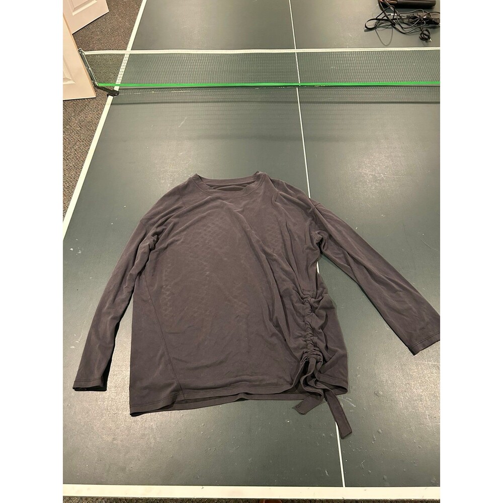 Lululemon long sleeve shirt size 10